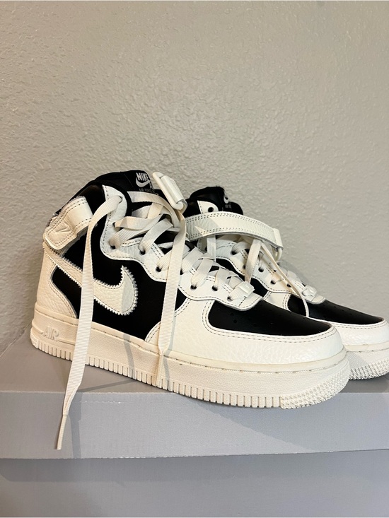 Nike Shoes - Nike  Air Force 1 Mid